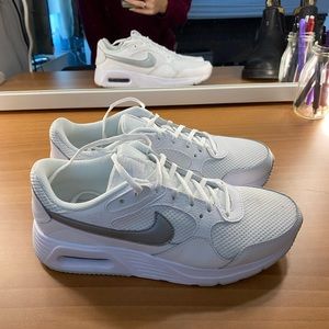 White Nike shoes size 8